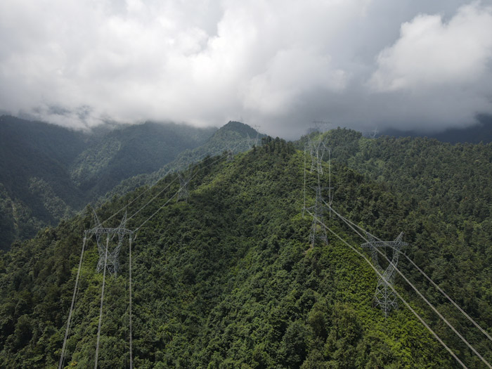 天府南-銅梁1000kV特高壓交流輸電工程